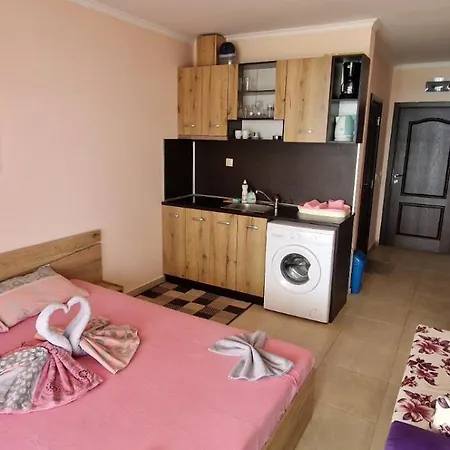 и студия в комплекс акротирия Misivri