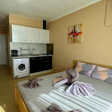 Daire и студия в комплекс акротирия