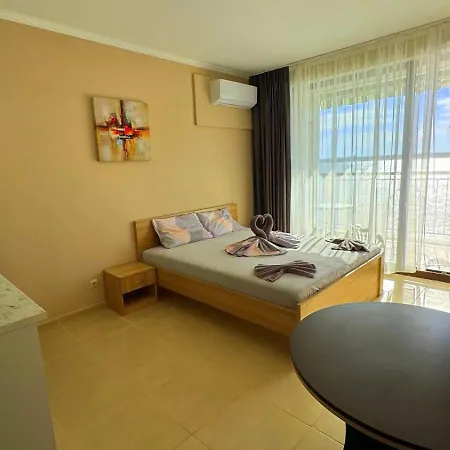 Daire и студия в комплекс акротирия *