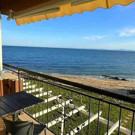 Daire и студия в комплекс акротирия