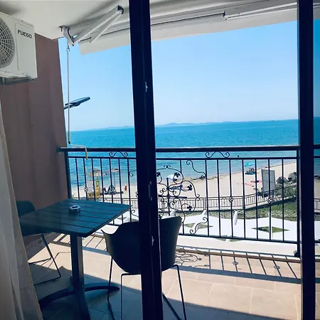 и студия в комплекс акротирия Apartman *