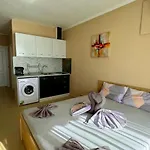 Apartament и студия в комплекс акротирия