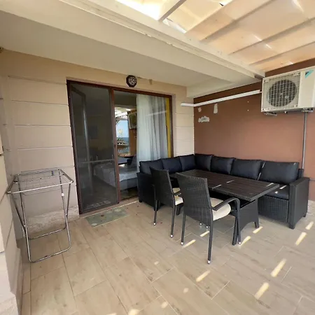 Lägenhet и студия в комплекс акротирия Nesebar