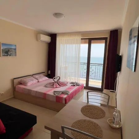 и студия в комплекс акротирия Apartment