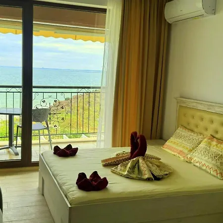 и студия в комплекс акротирия Apartment Nesebar