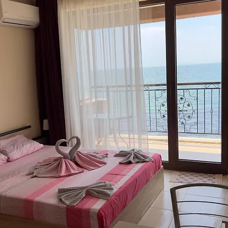 Appartamento и студия в комплекс акротирия Nesebar