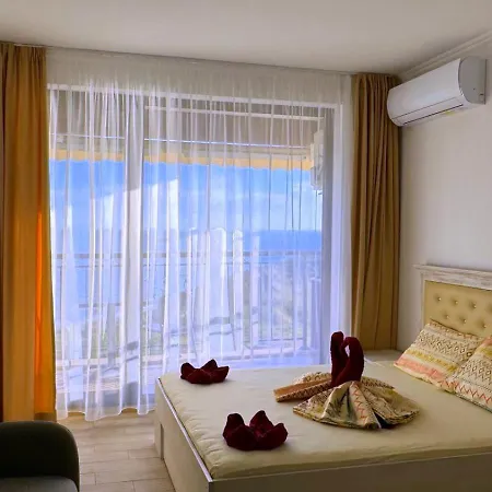 и студия в комплекс акротирия