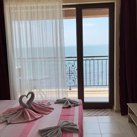 и студия в комплекс акротирия Nesebar