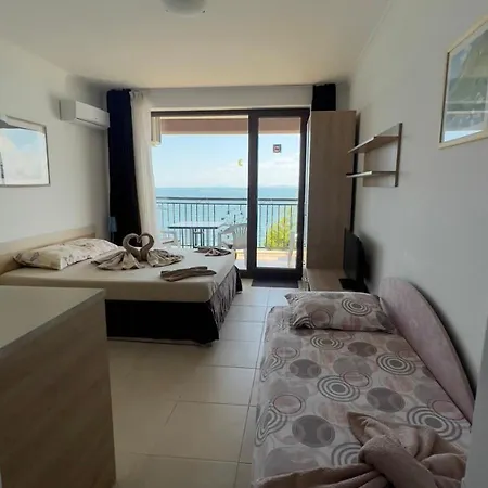 и студия в комплекс акротирия Apartment Nesebar