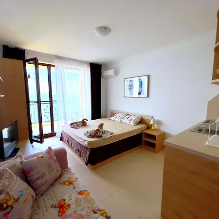 Apartment и студия в комплекс акротирия *