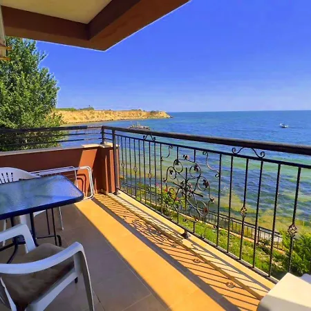 и студия в комплекс акротирия *