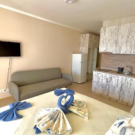 Appartamento и студия в комплекс акротирия Nesebar