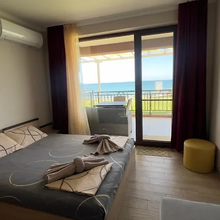 Apartament и студия в комплекс акротирия