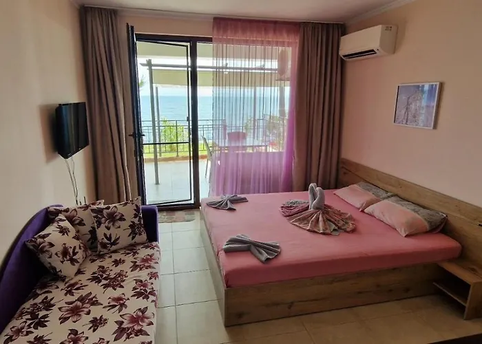 Lejlighed и студия в комплекс акротирия Nessebar