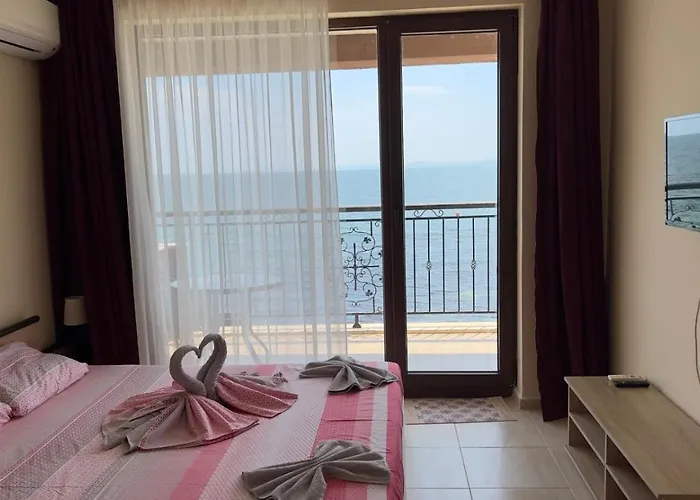 Lejlighed и студия в комплекс акротирия