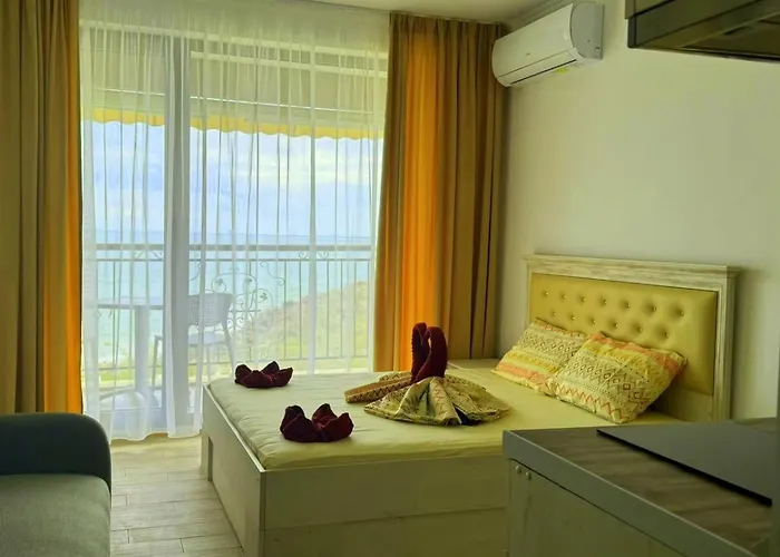 Lejlighed и студия в комплекс акротирия Nessebar