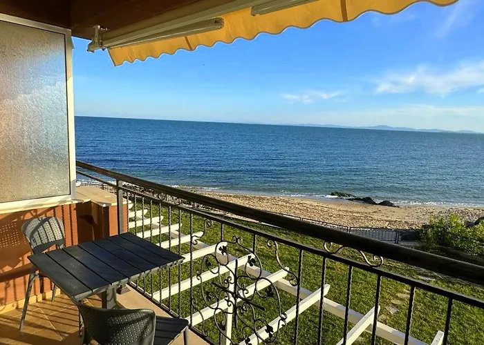 Lejlighed и студия в комплекс акротирия