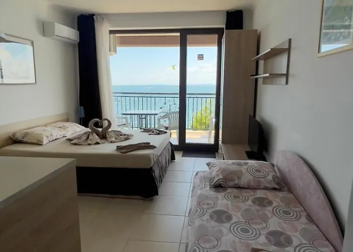 и студия в комплекс акротирия Lejlighed Nessebar