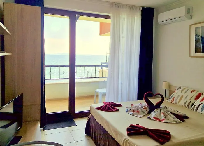 アパート и студия в комплекс акротирия ネセバル