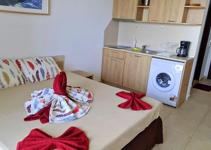 и студия в комплекс акротирия アパート ネセバル